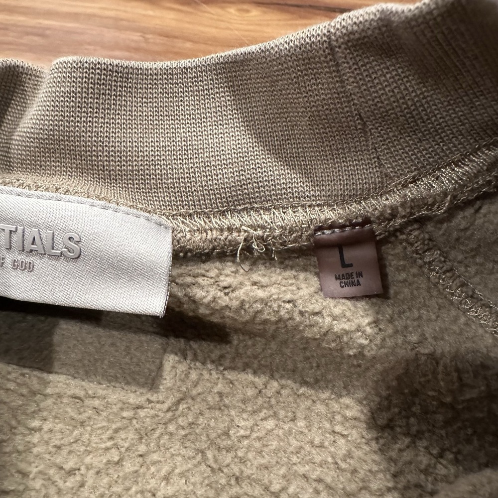 Fear Of God Essentials Sweatshirt Mens Large Beige Fleece Crewneck Pullover Logo - Picture 5 of 12